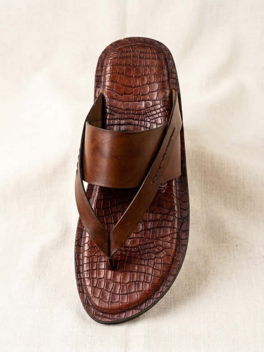 Sandales Tongs Homme en Cuir Marron – Motif Crocodile