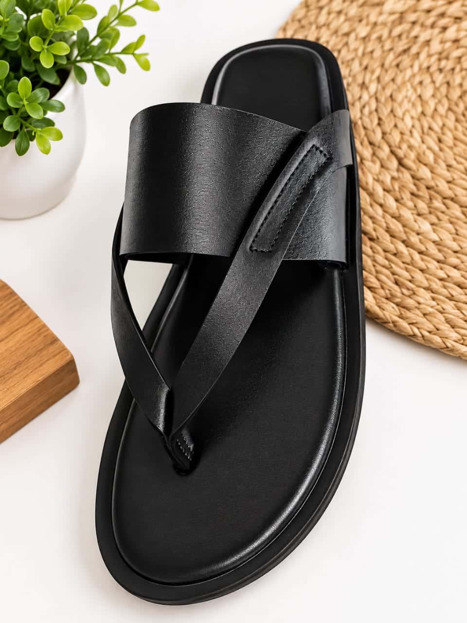 Sandales Tongs Homme en Cuir Noir – Design Croisé Épuré
