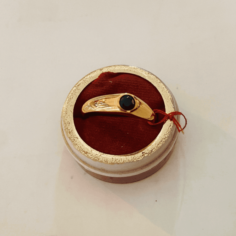 Bague en or chevalière avec émeraude 2,69g