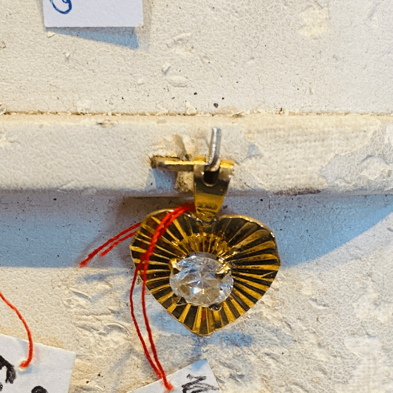 Pendentif coeur ciselé avec zirconium